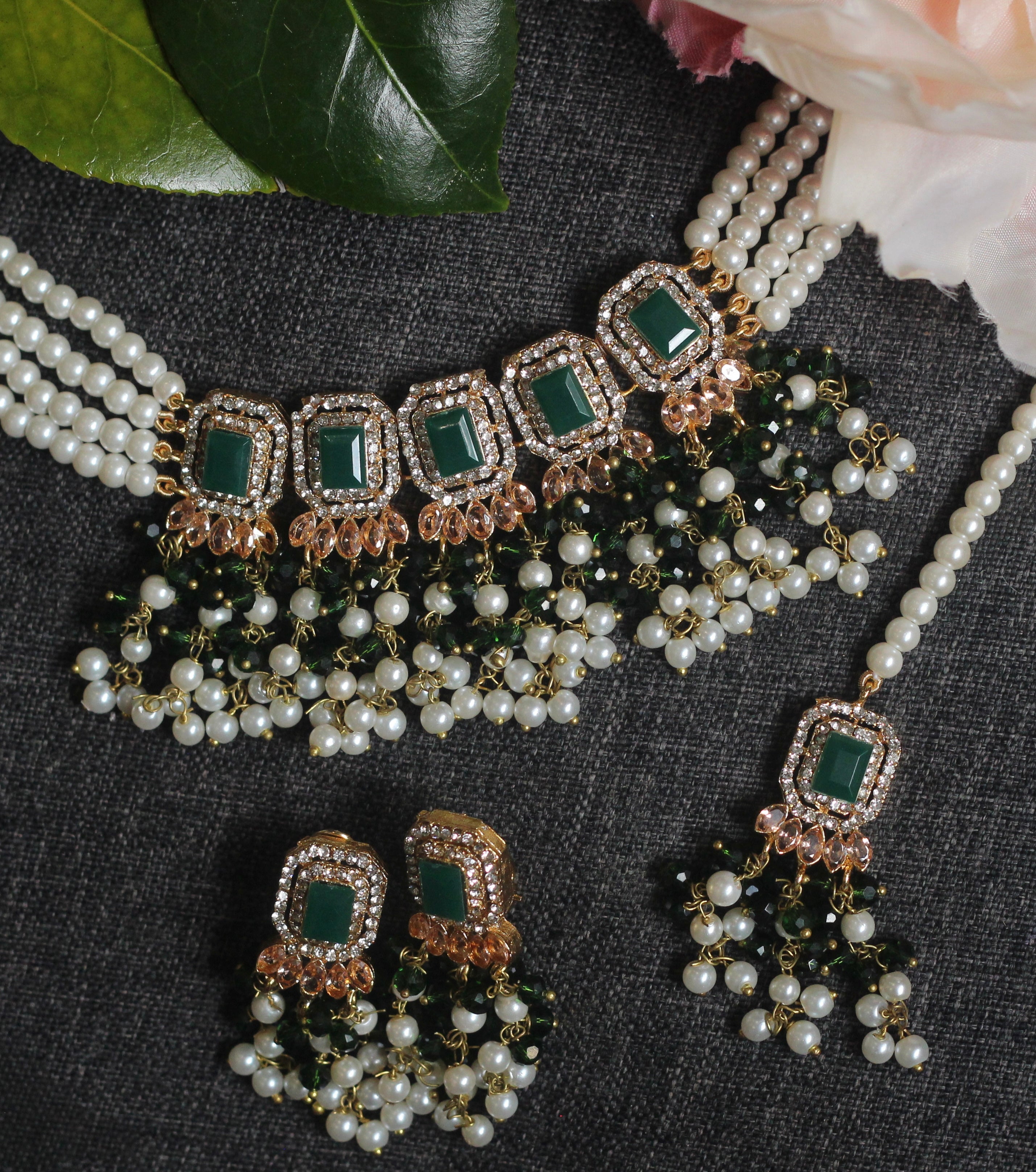 MOONLIGHT CHOKER SET