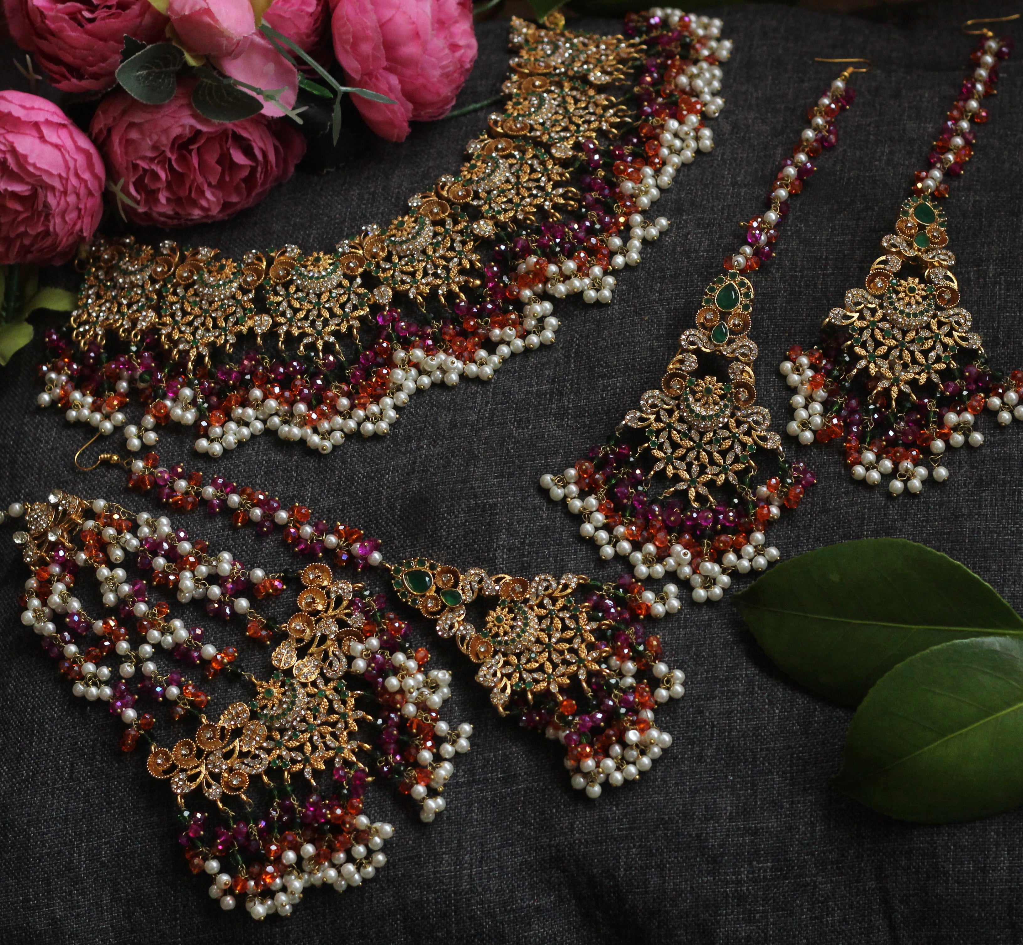 zeesat Necklace Set