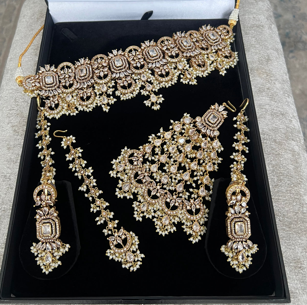ZEBAISH BRIDAL JEWELLERY