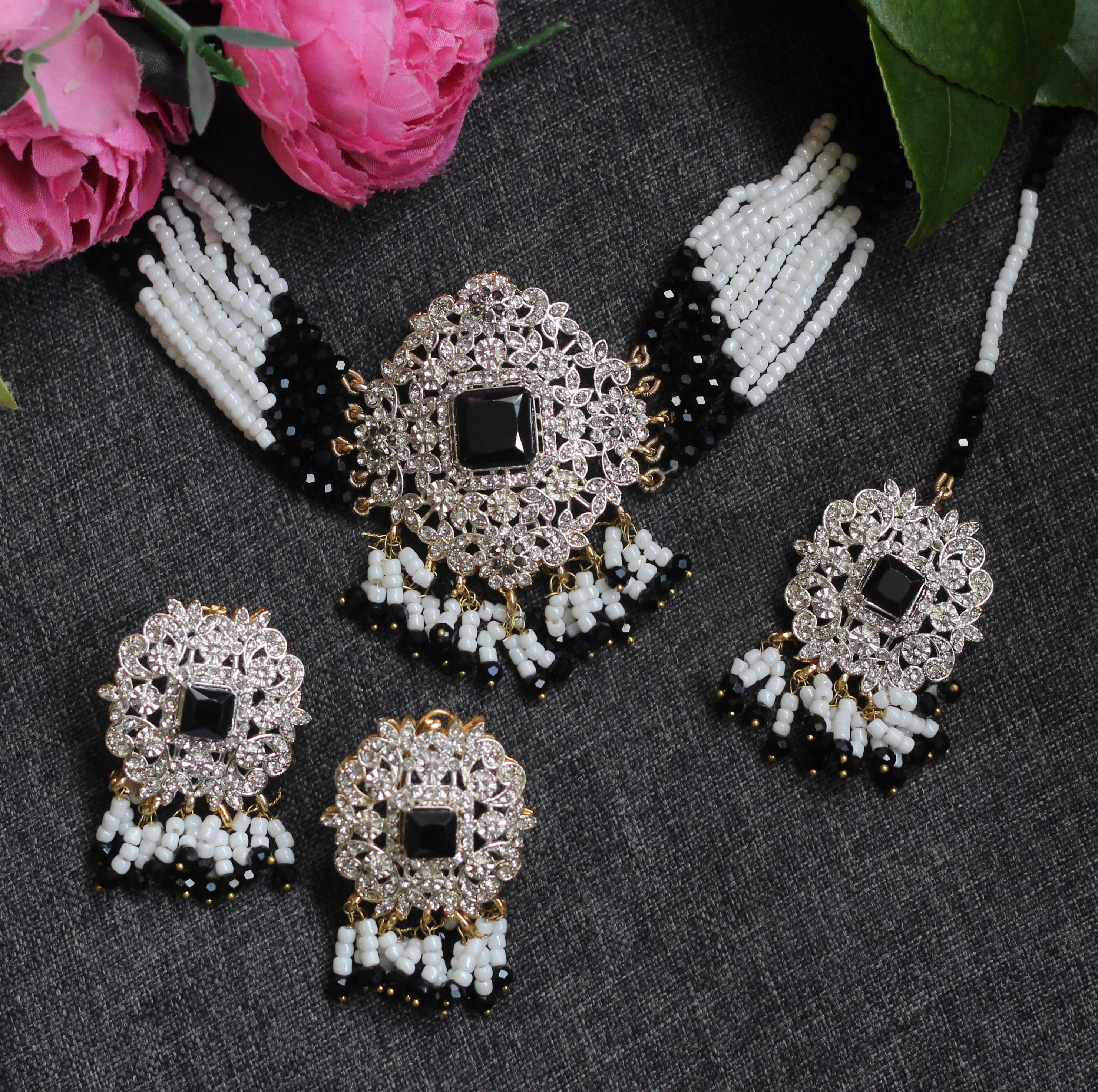 NAAZ CHOKER SET