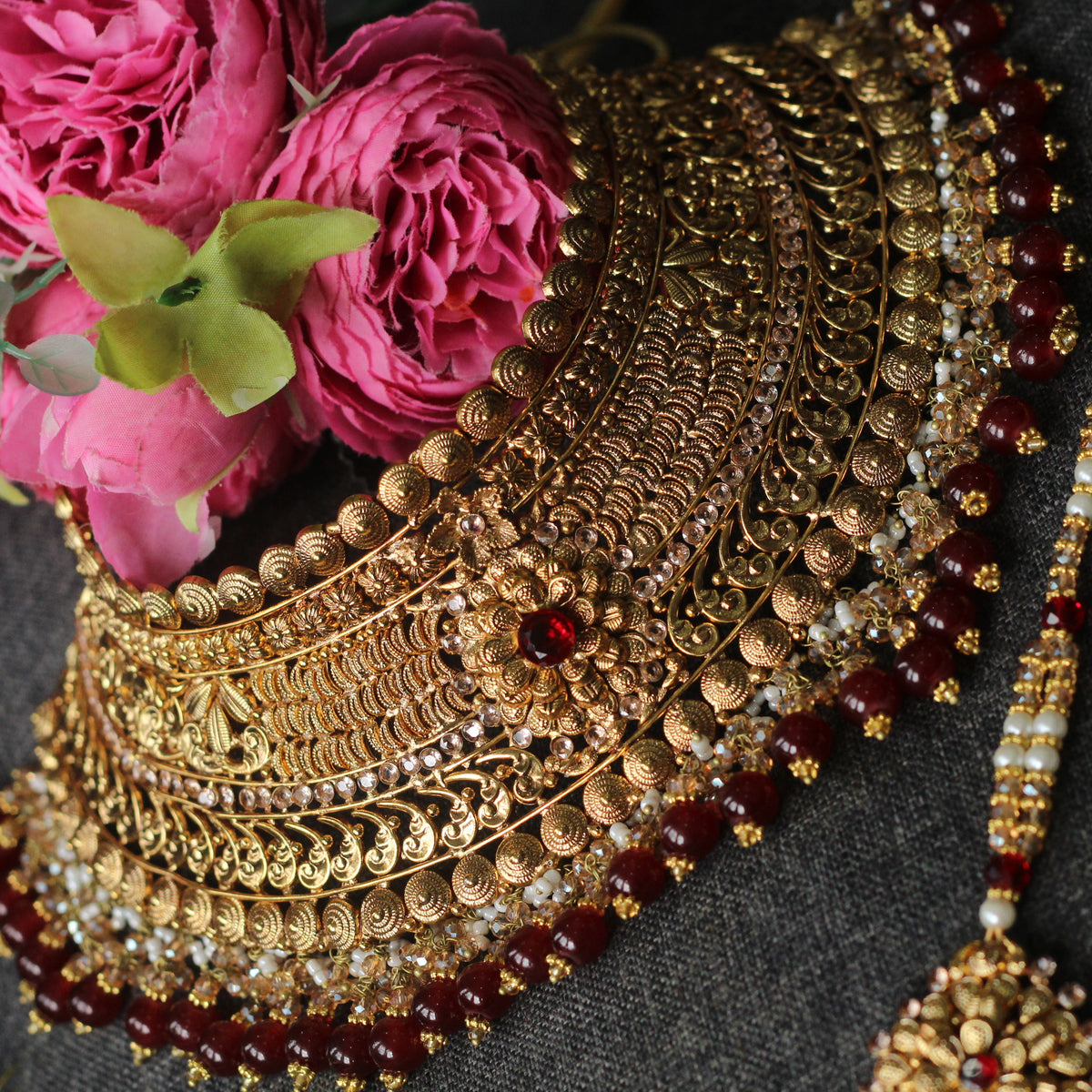 GOLD BRIDAL JEWELLERY SET