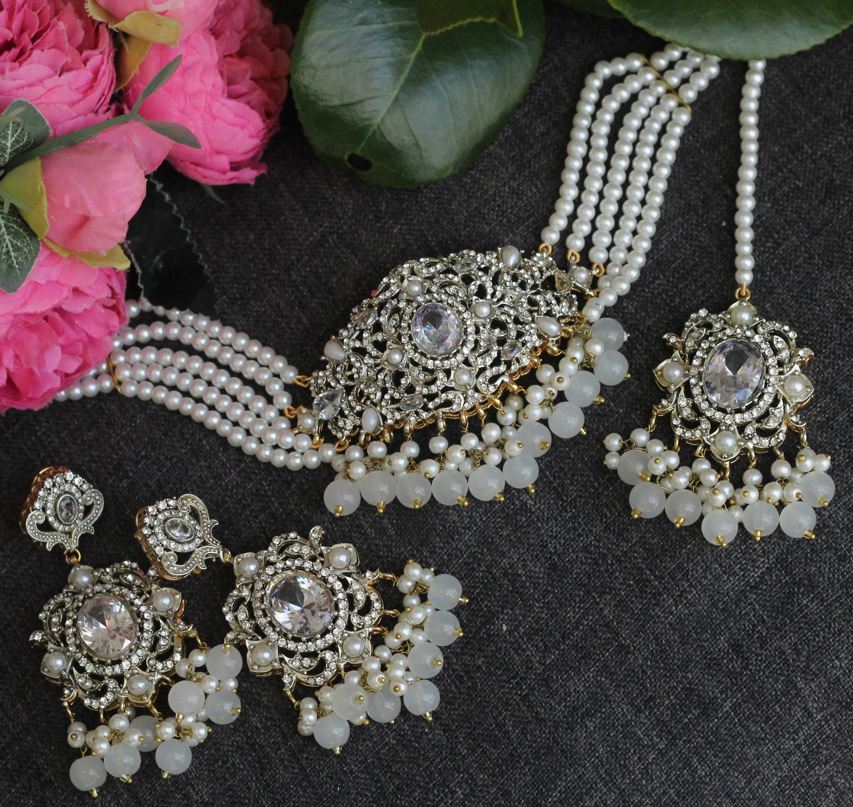 MOONLIGHT CHOKER SET