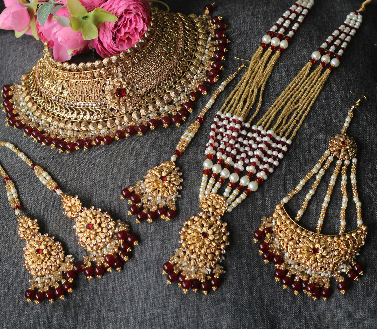 GOLD BRIDAL JEWELLERY SET