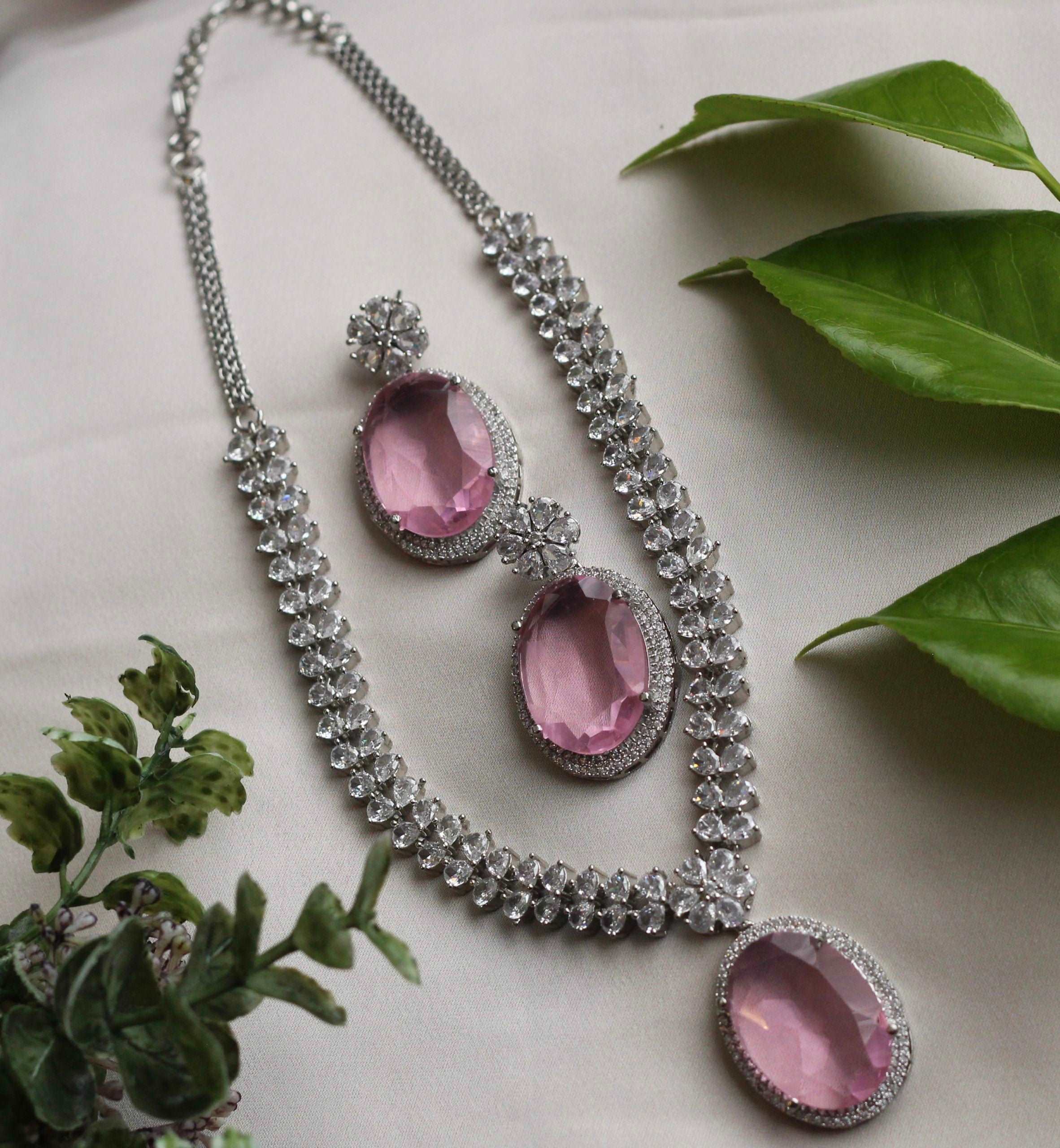 GRACE LUXURY LONG NECKLACE