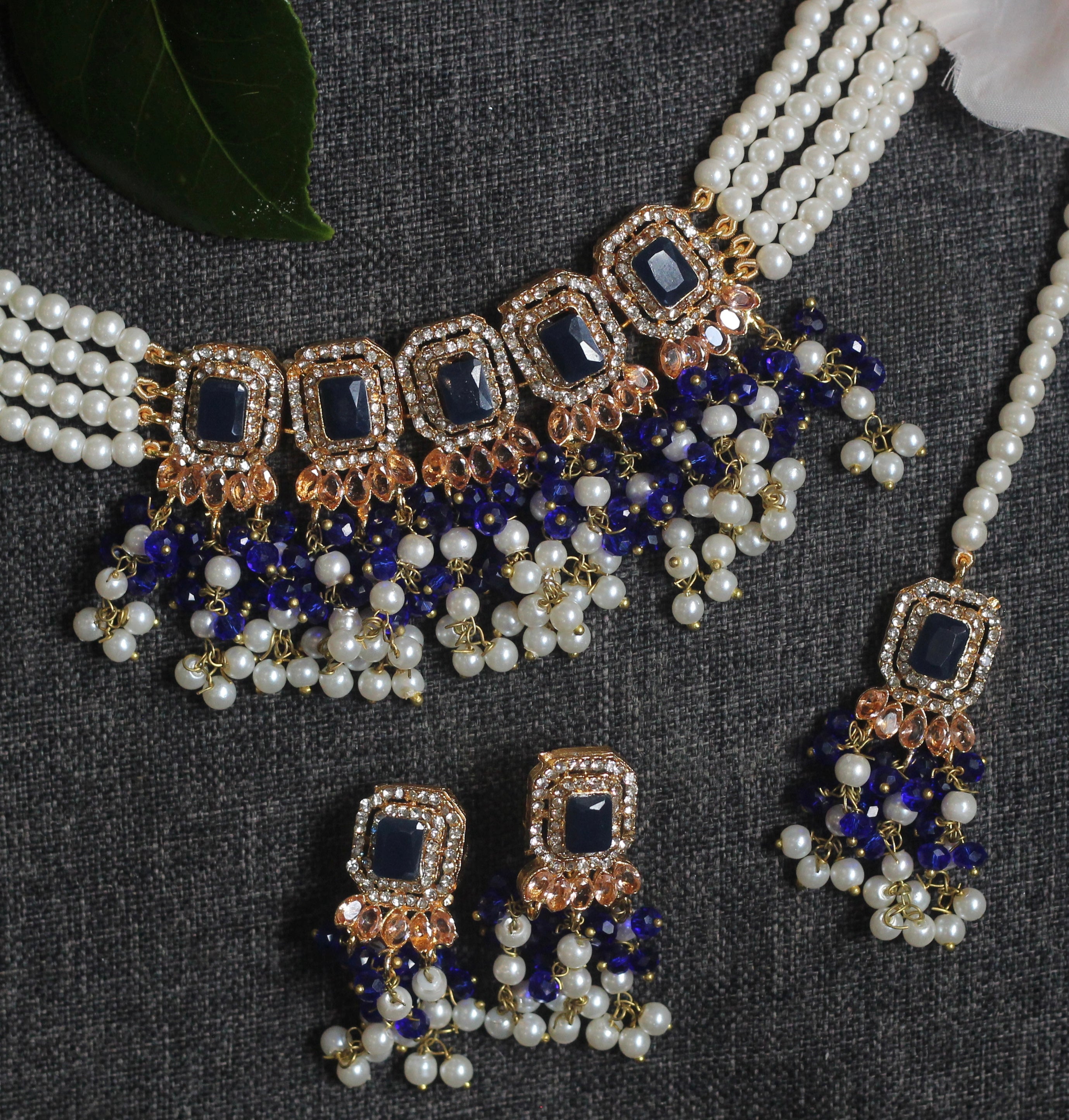 MOONLIGHT CHOKER SET