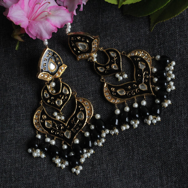 Black earrings 