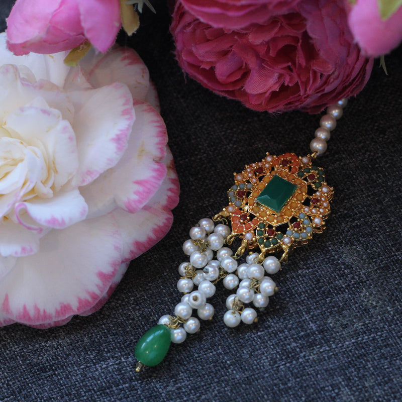 Green choker set