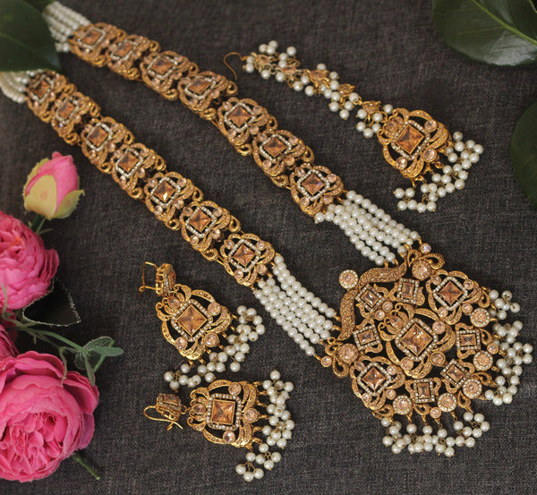 Long necklace 