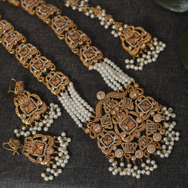 Long necklace 