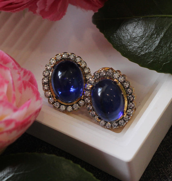 Stud earrings 
