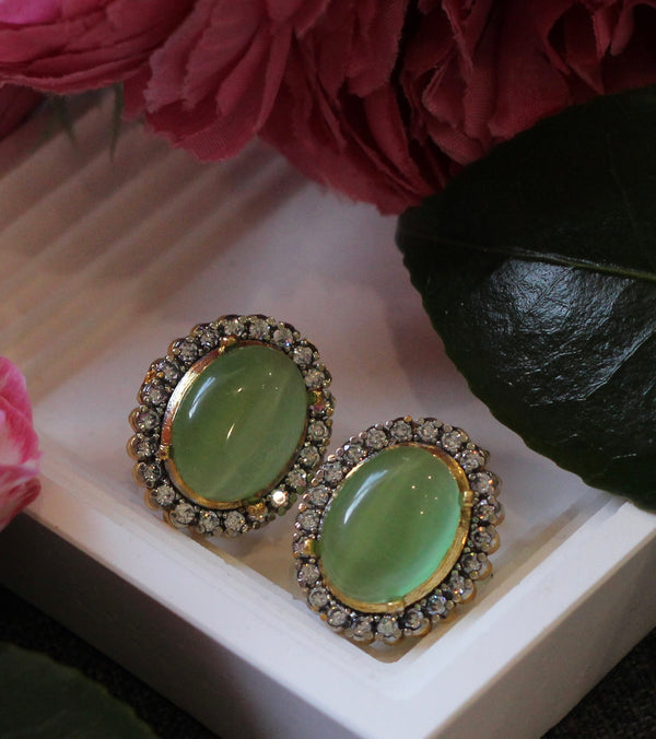Stud earrings 
