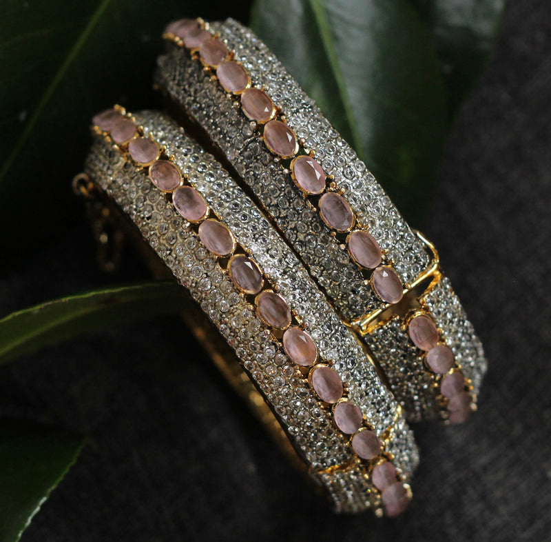 SPARK O F BANGLES