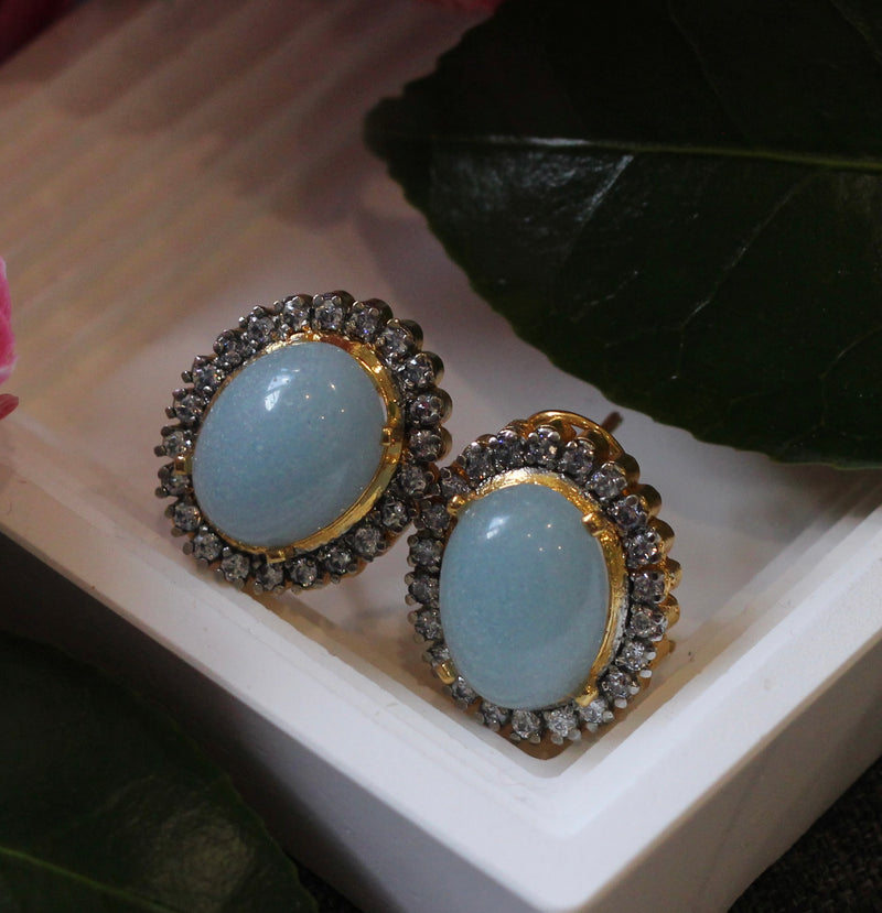 Stud earrings 