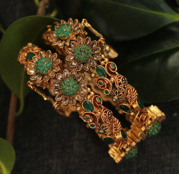 FLORA BANGLES