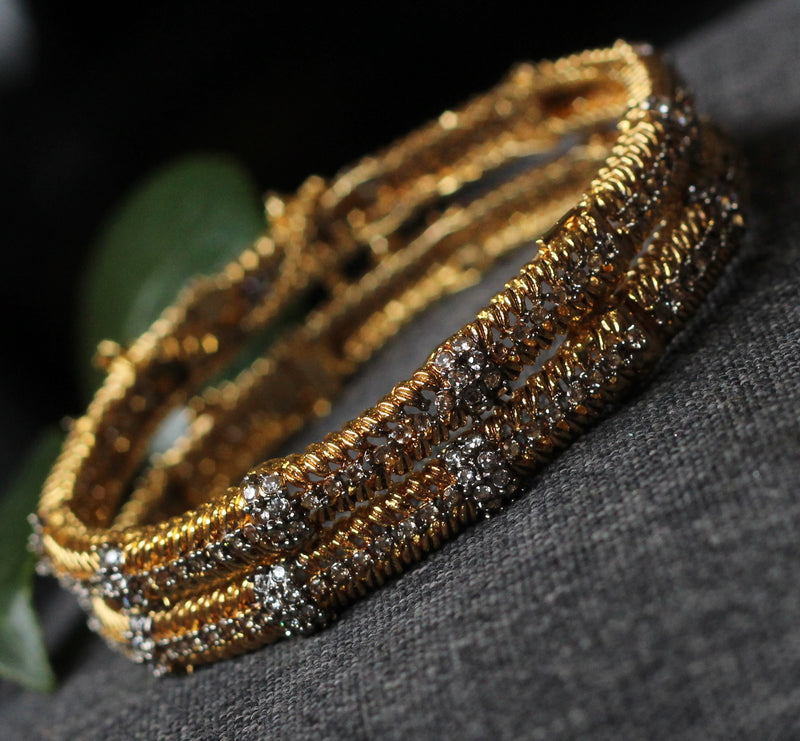NOVA BANGLES