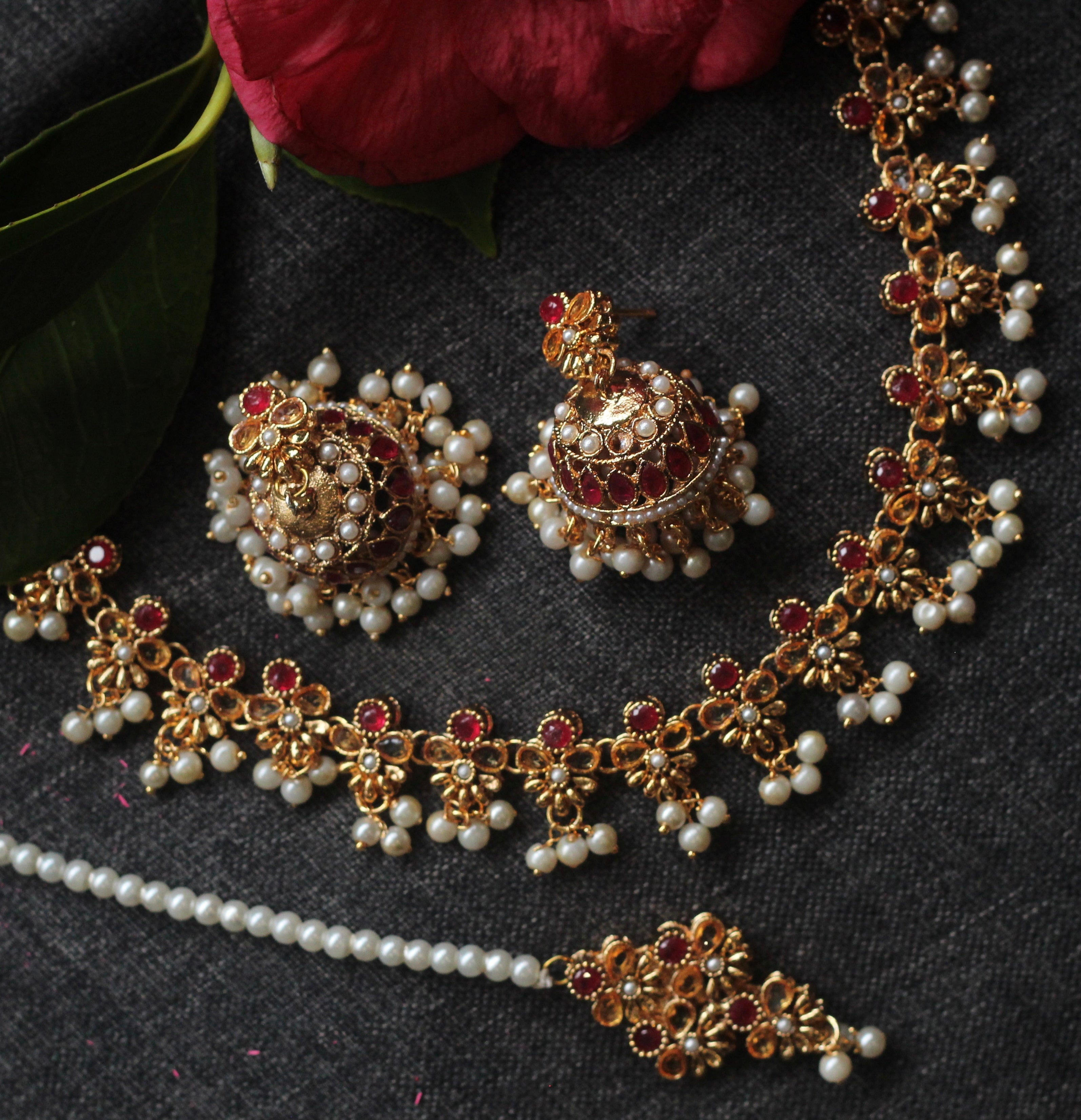NOOR NECKLACE