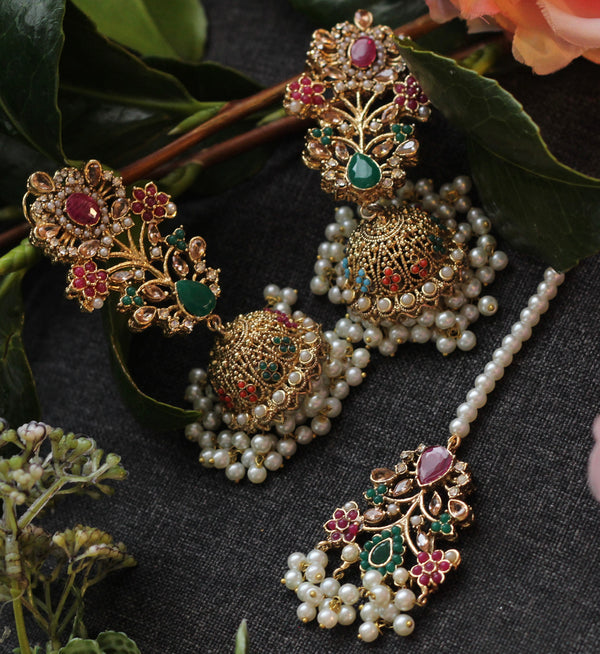 Earrings 