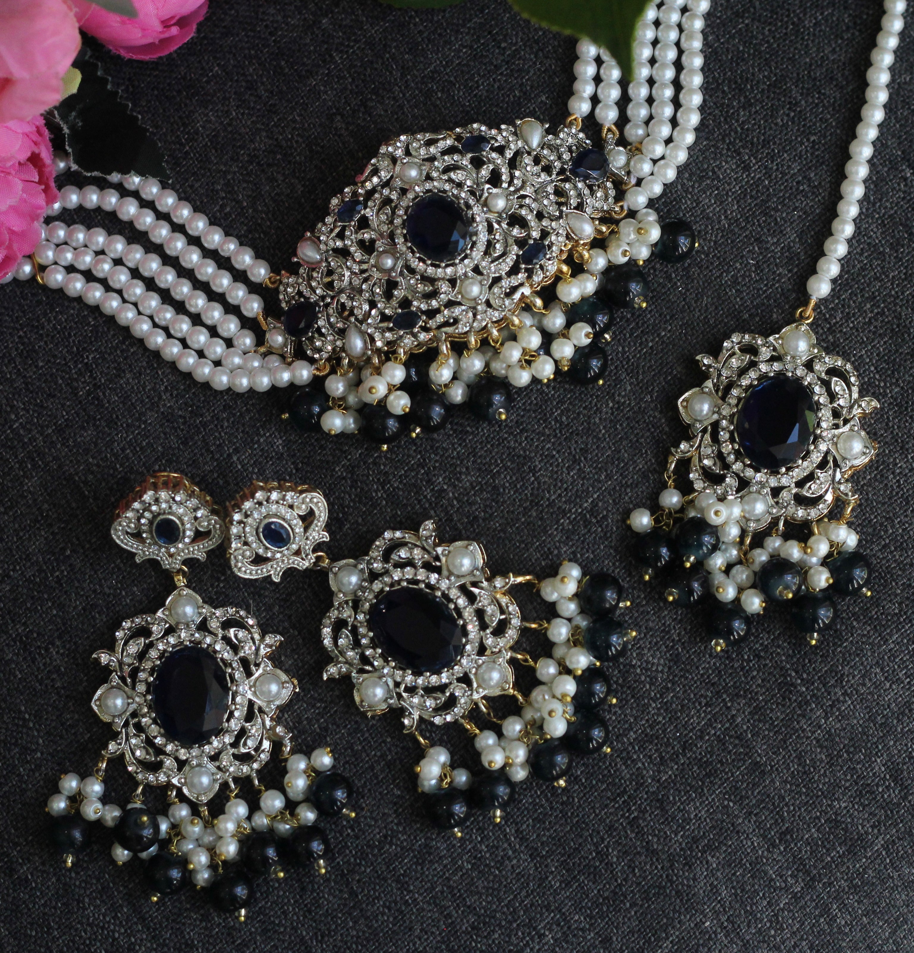 MOONLIGHT CHOKER SET