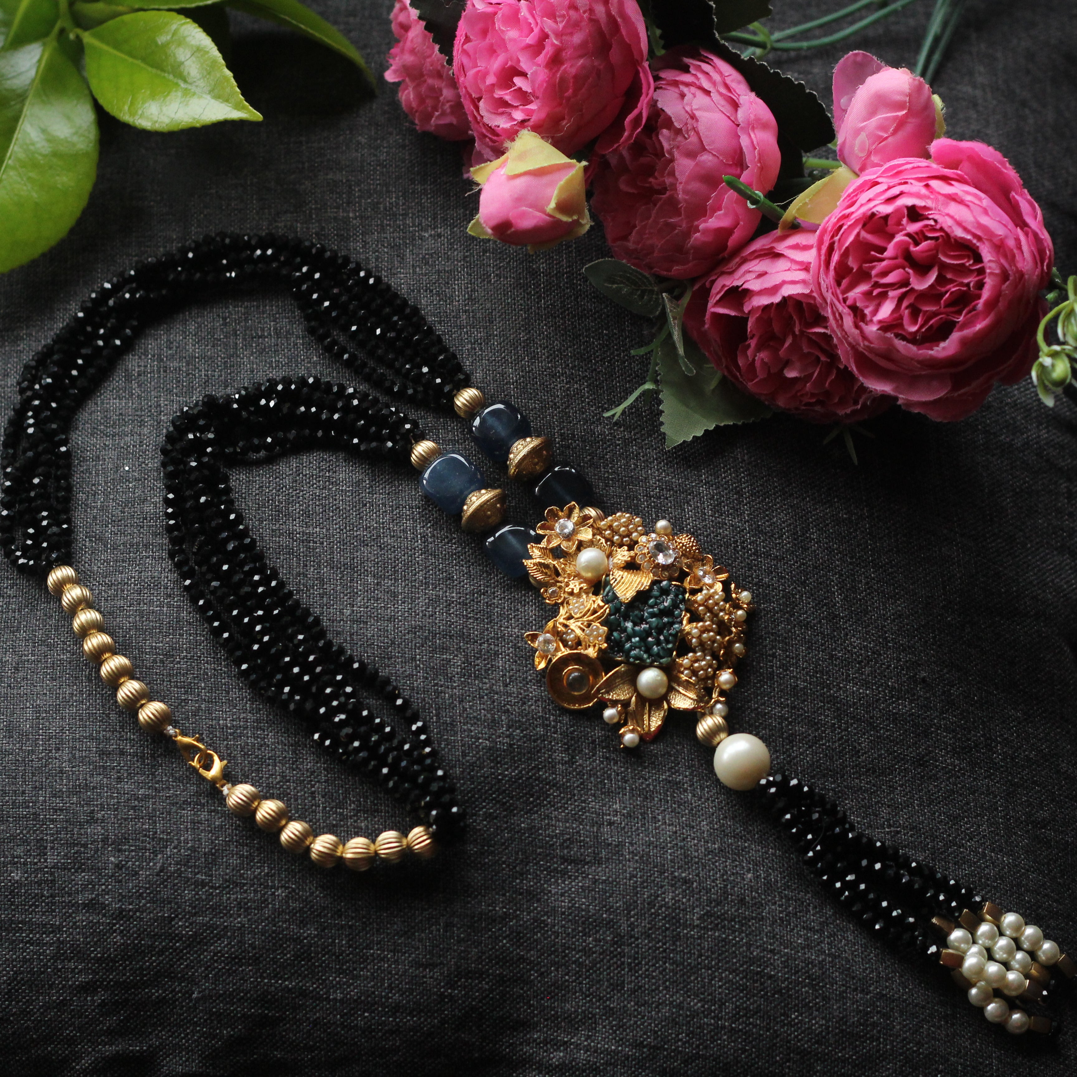 Black pearl long necklace 