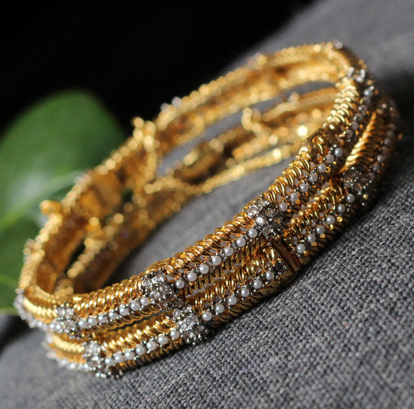 NOVA BANGLES