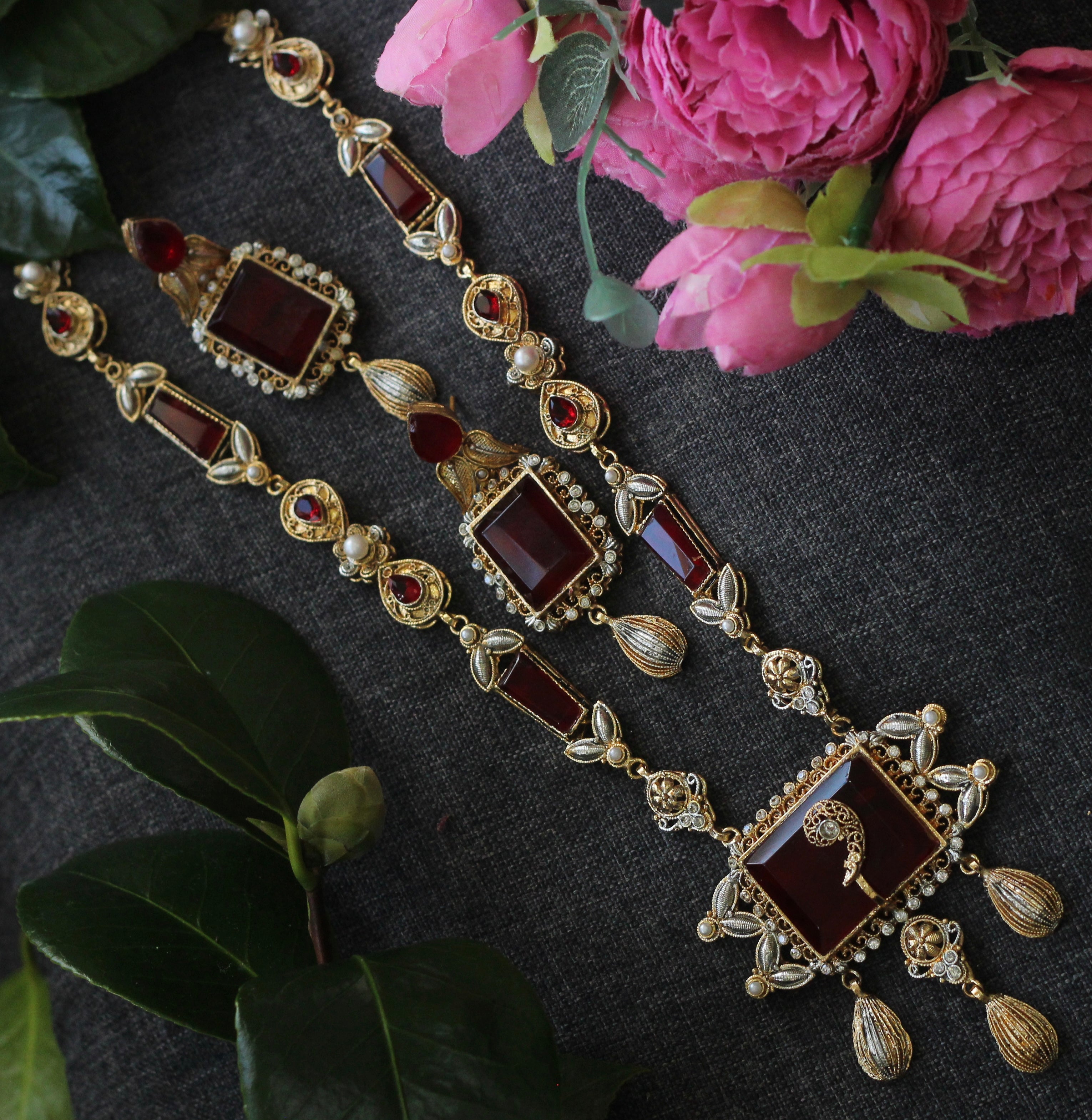 DIL RUBA LONG NECKLACE
