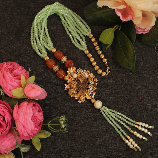 Long necklace 