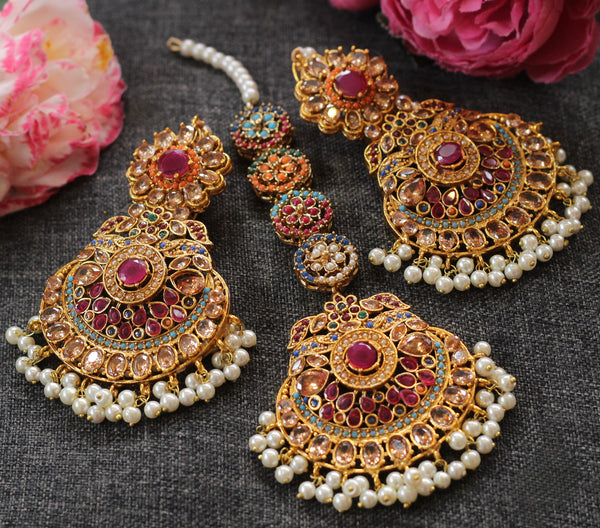 Earrings 