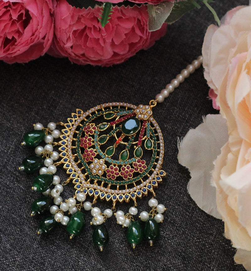 Green long necklace 