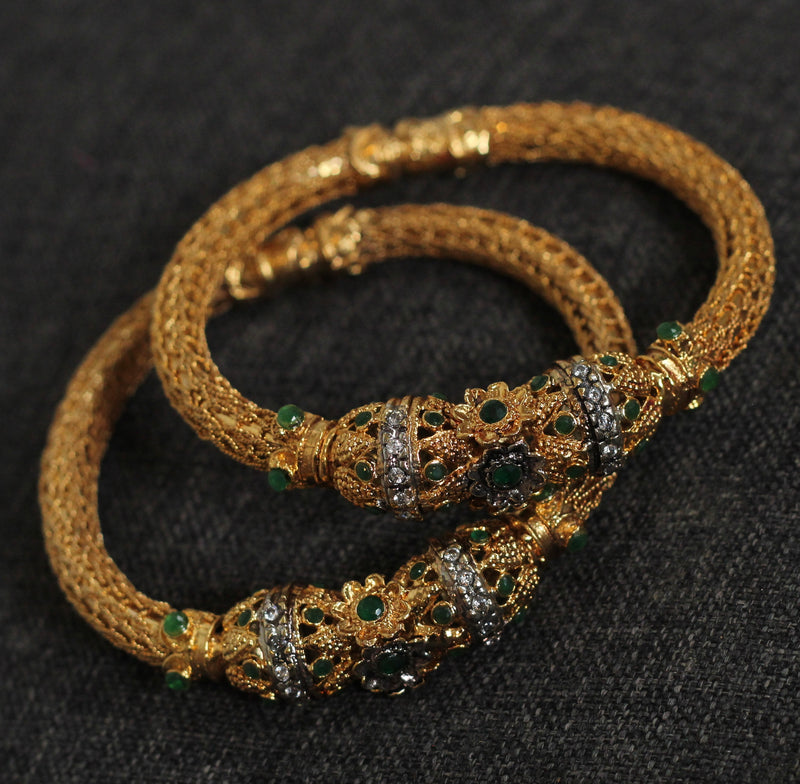 LUSH GREEN BANGLES JEWELRY