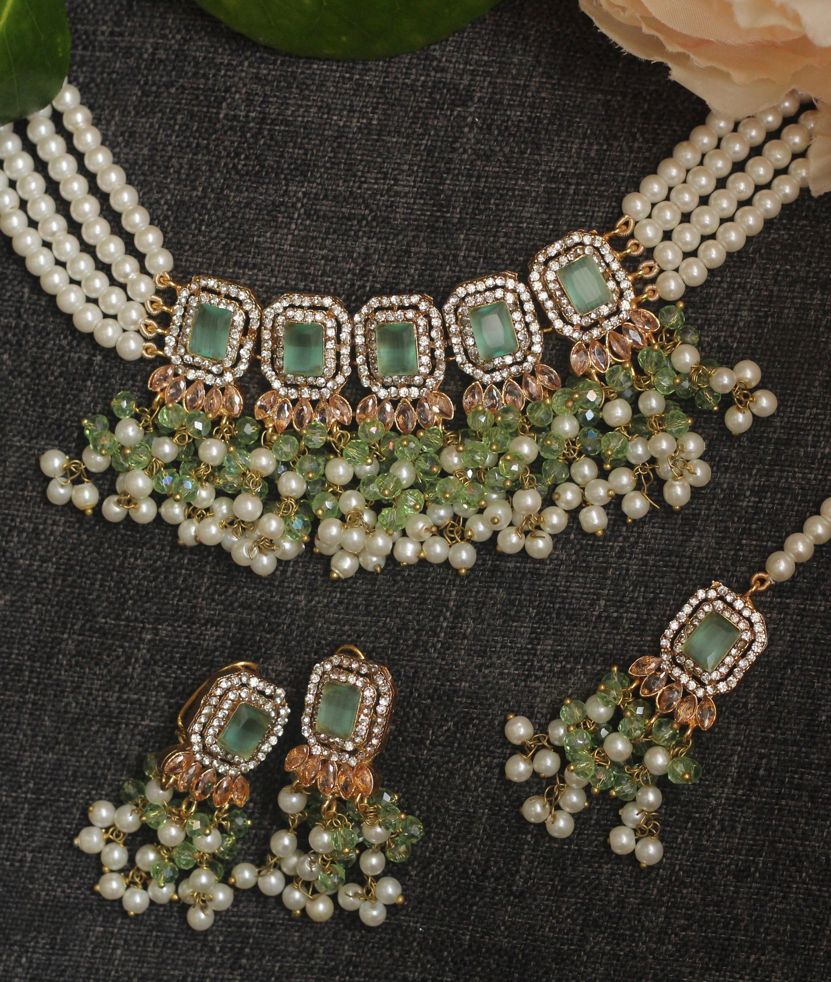 MOONLIGHT CHOKER SET