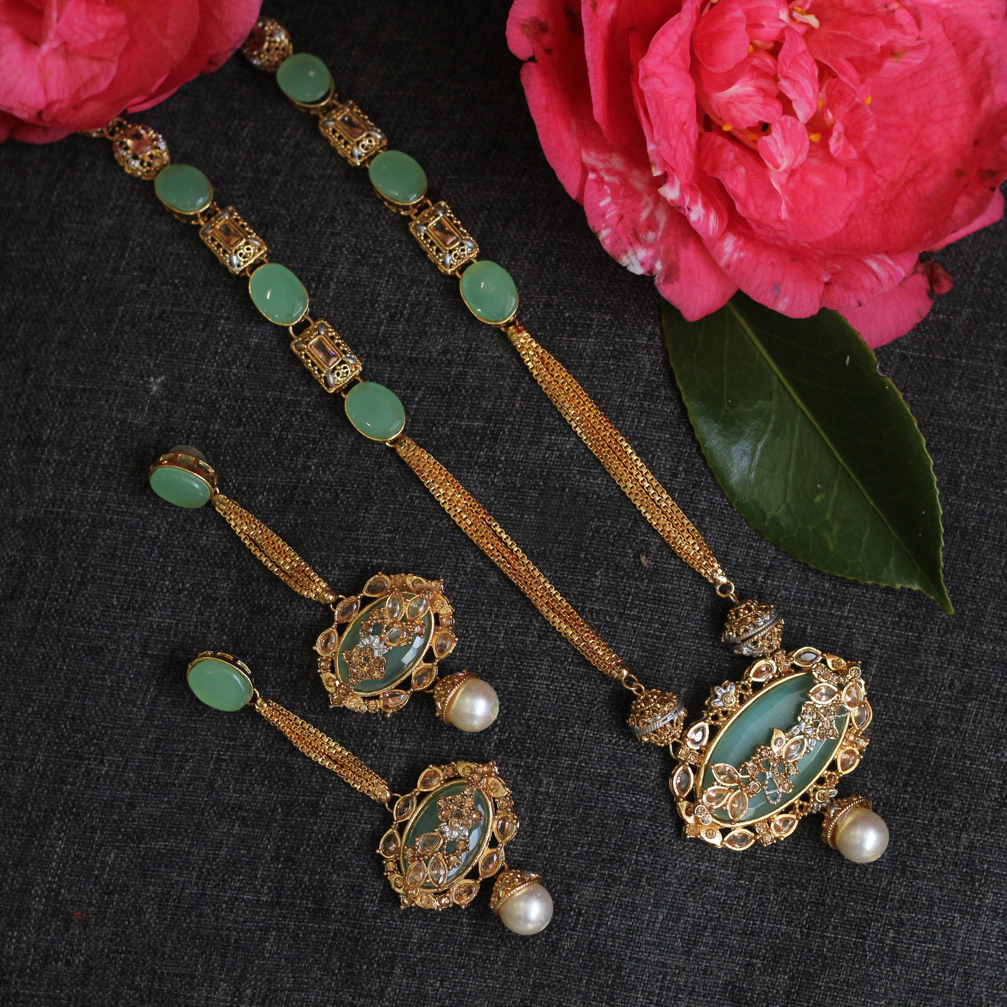 MINT & GOLD LONG NECKLACE