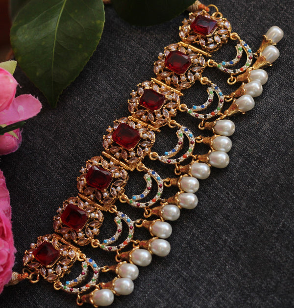 Red choker set 