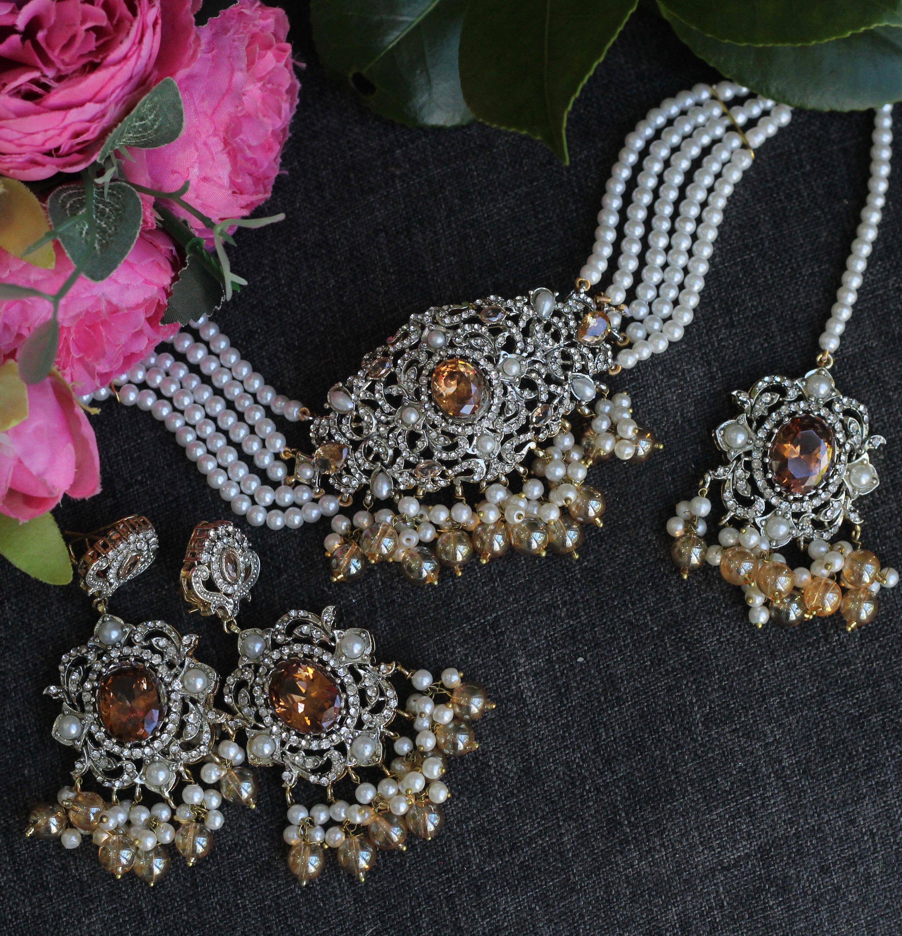 MOONLIGHT CHOKER SET