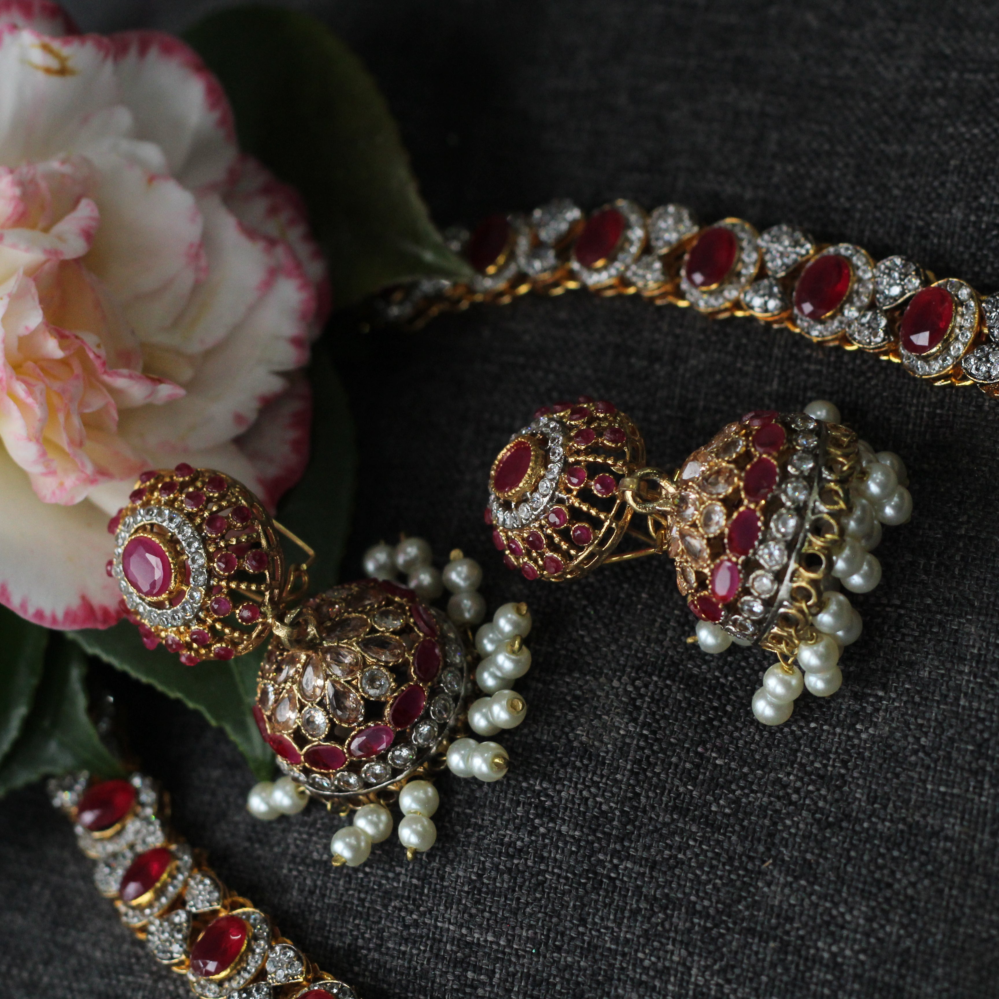 BLOSSOM LONG NECKLACE