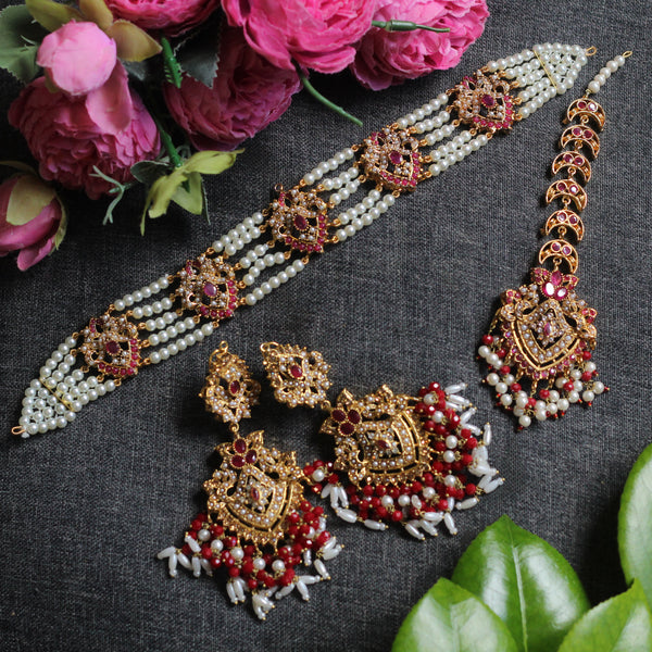 zeesat Necklace Set