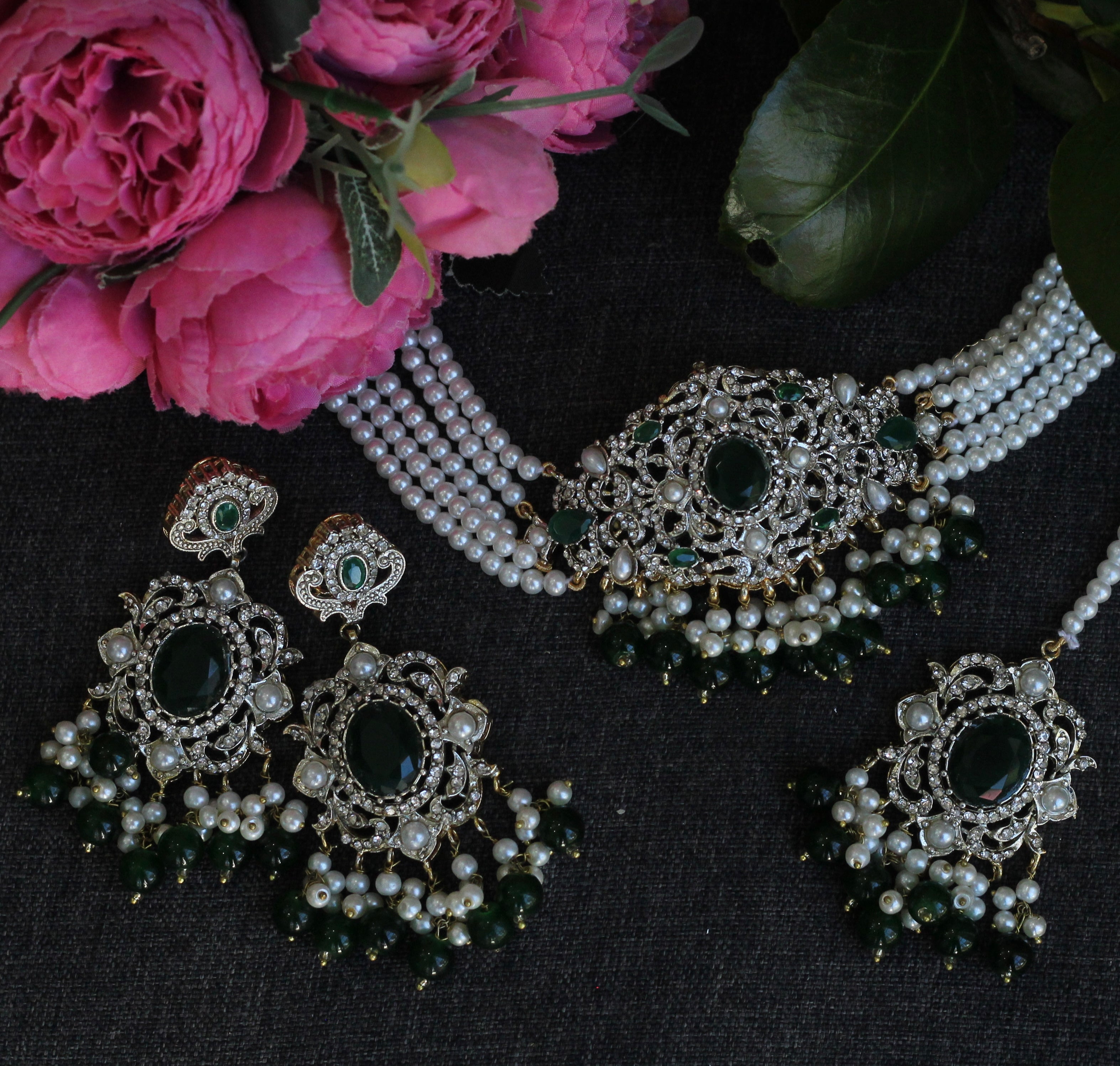 MOONLIGHT CHOKER SET