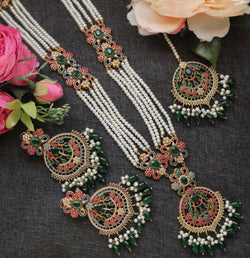 Green long necklace 