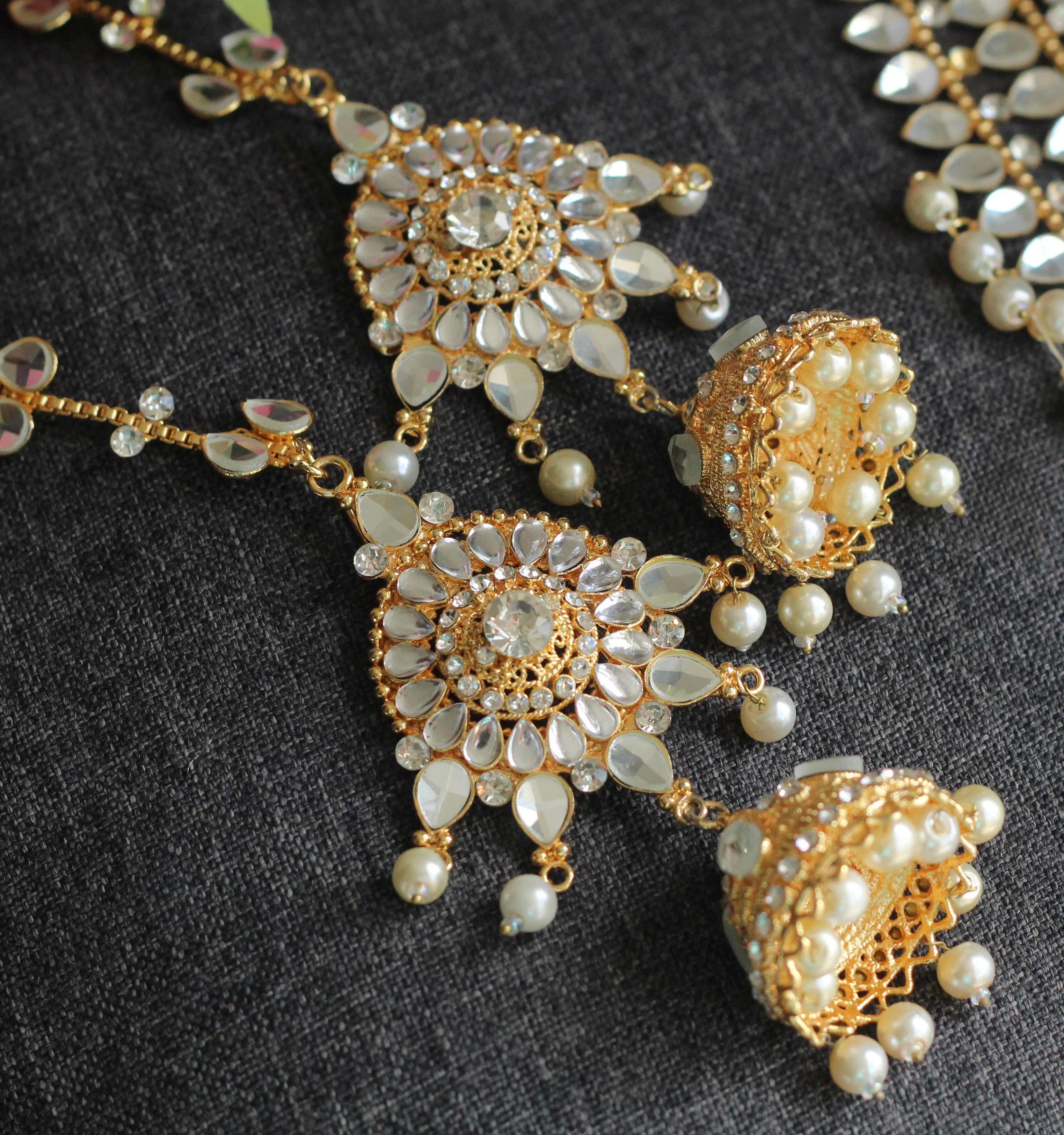 Gold and pearl necklace