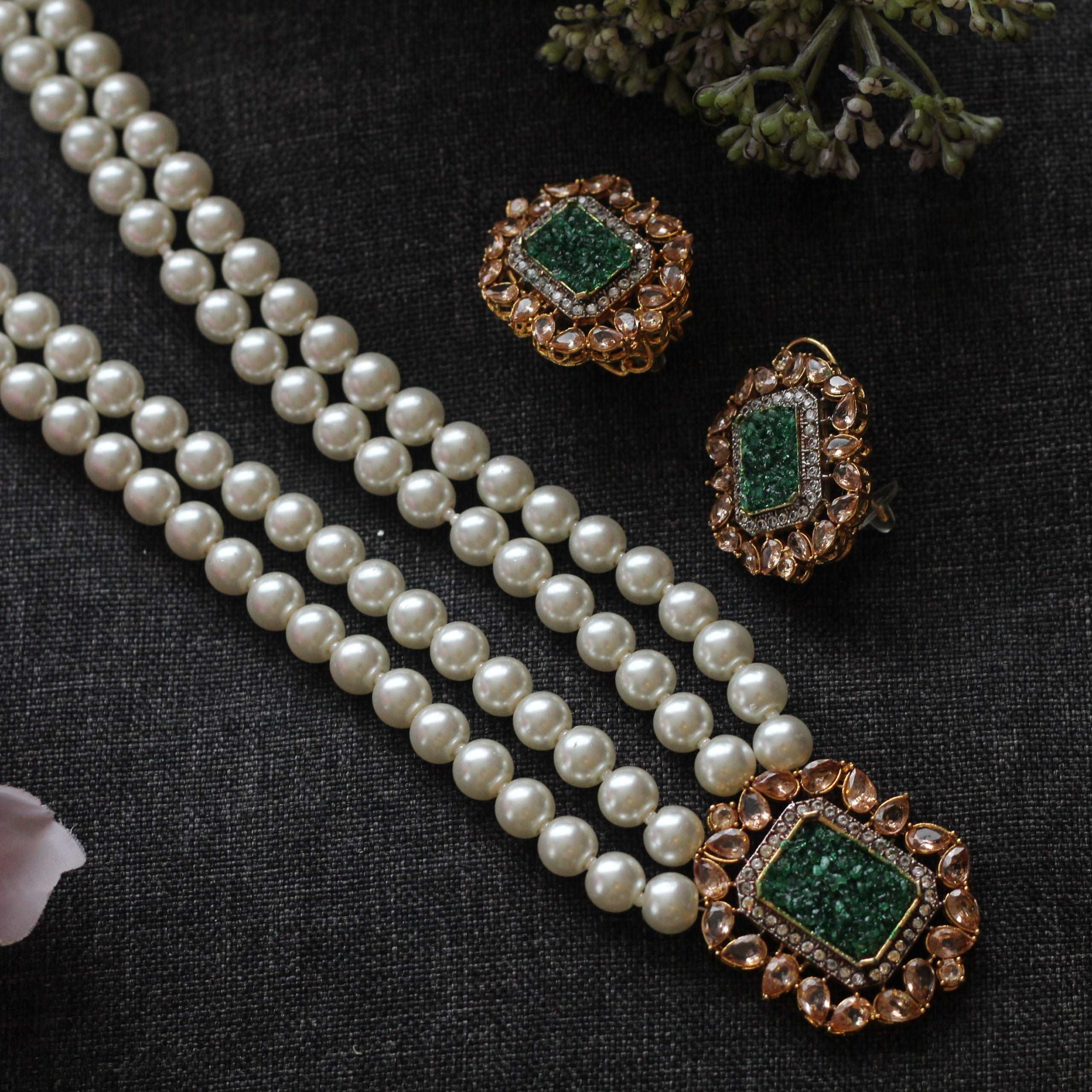 EMERALD GREEN PENDANT SETS