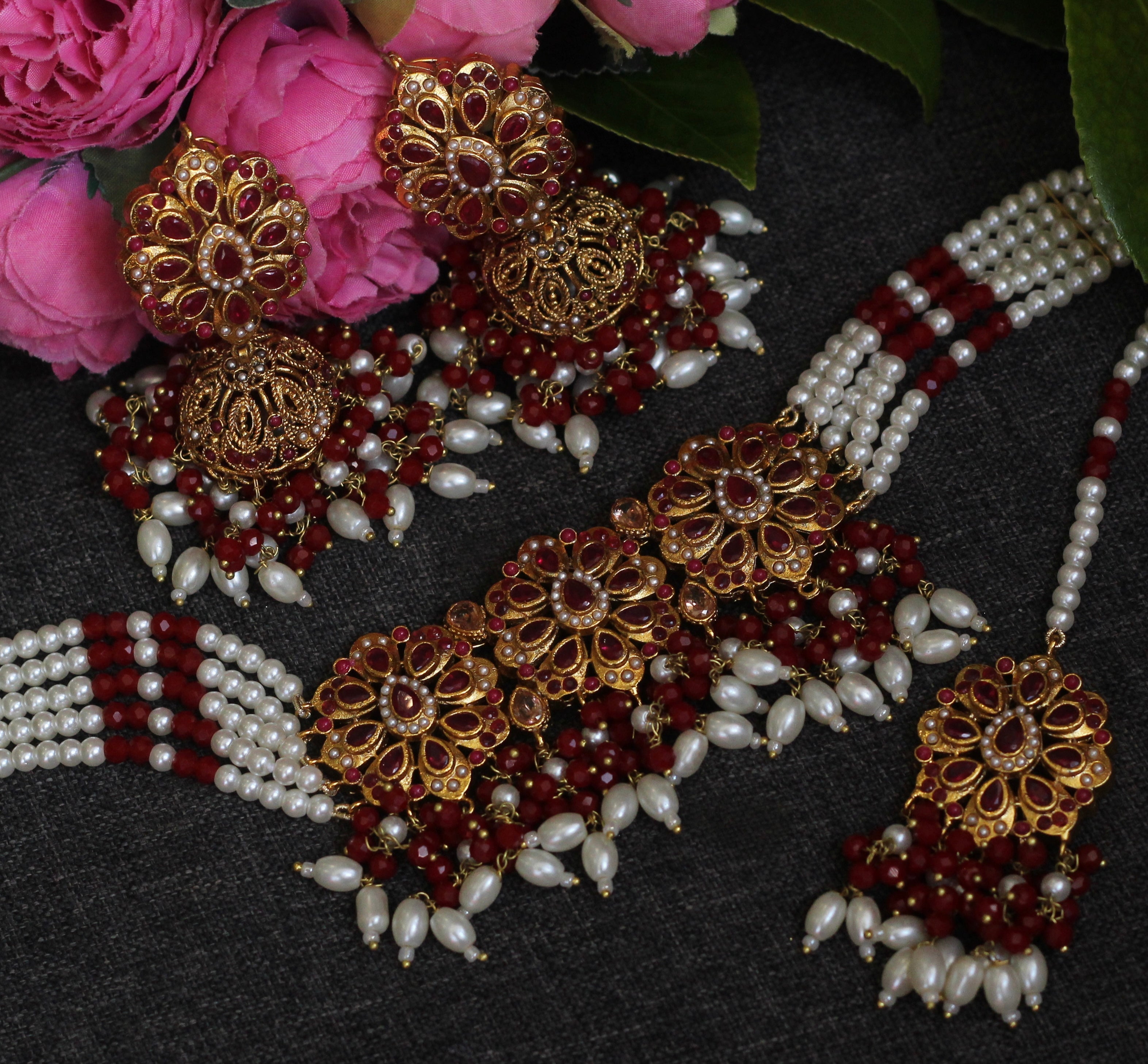 Red choker set